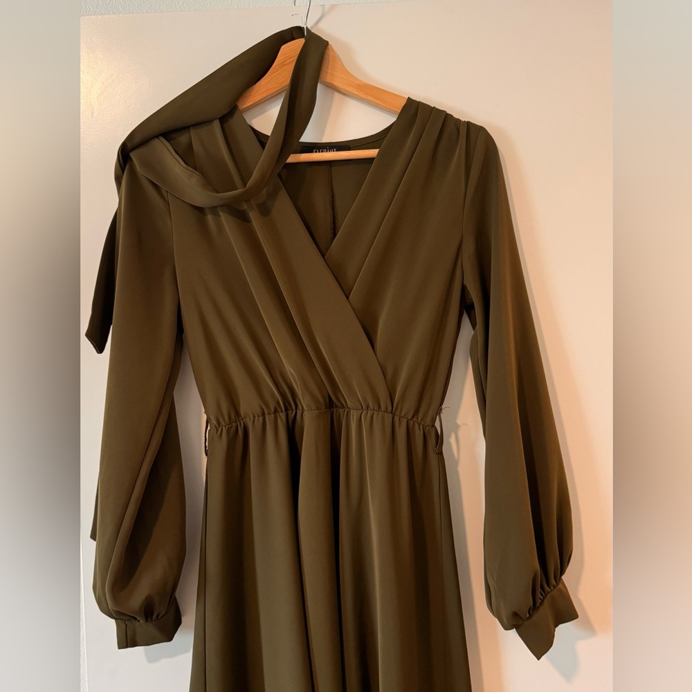 For Sale: Beautiful and Comfortable Green Dress from European brand “Elegant “